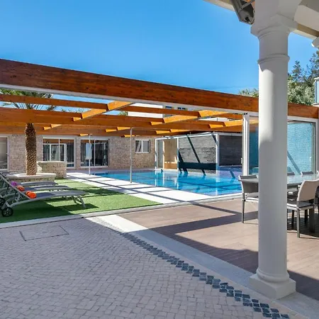 Whome | Hideaway Luxury Family Βίλα