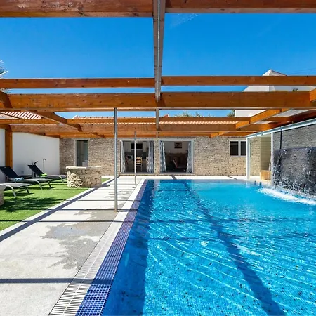 Βίλα Whome | Hideaway Luxury Family *